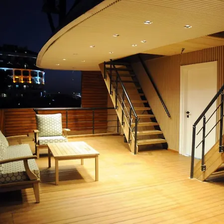 보트호텔 Limitless Yacht *